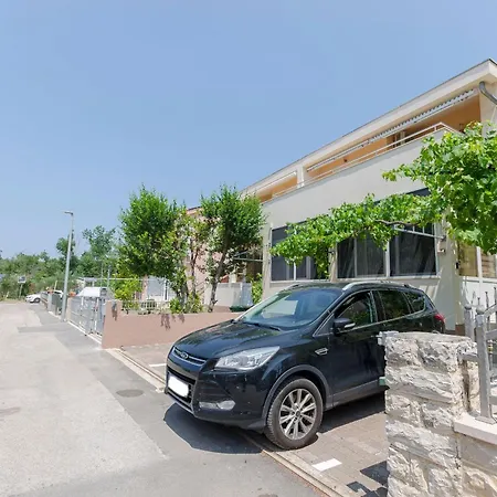 Apartments Amina Daire Vodice