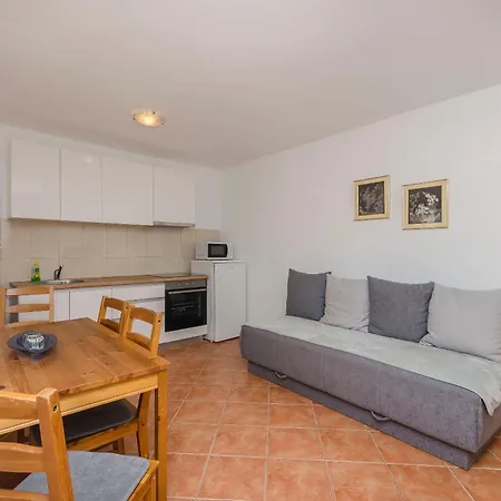 Apartments Amina Vodice