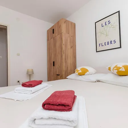 Apartments Amina Daire *
