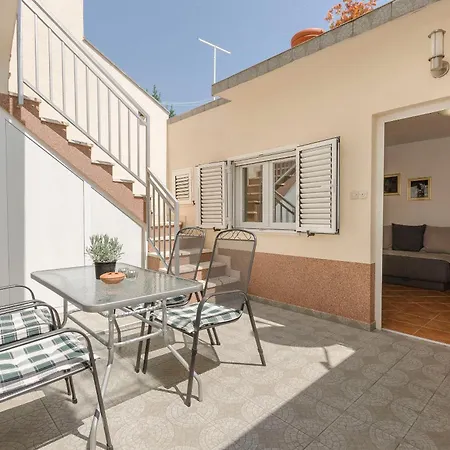 Apartments Amina Daire *