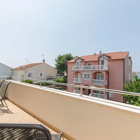 Apartments Amina Daire Vodice