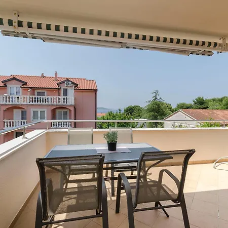 Apartments Amina Daire