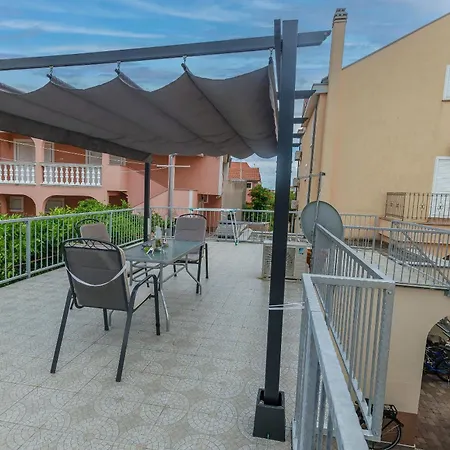 Apartments Amina Vodice
